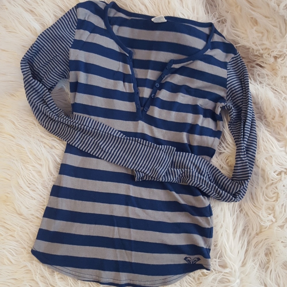 Cute long sleeve Roxy shirt